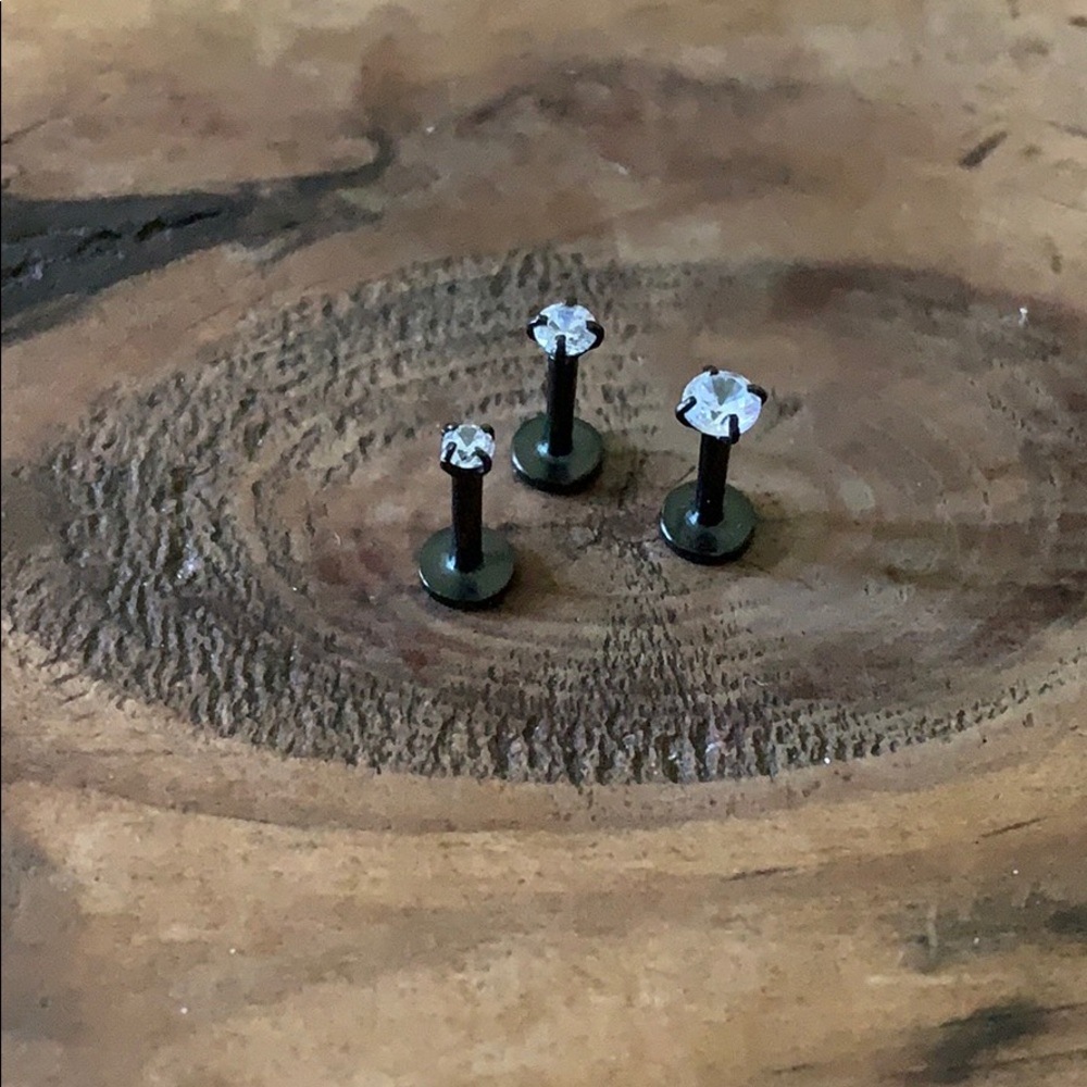 Labret 16g gunmetal rhinestone earrings